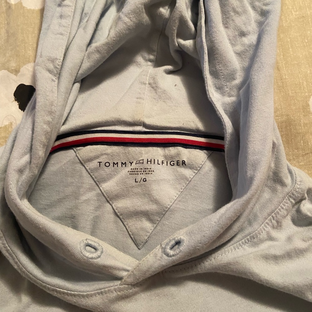 Tommy Hilfiger Long sleeve T-shirt hoodie. Size Men’s Large